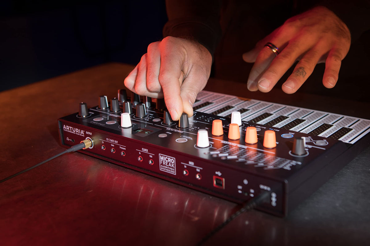 Arturia MICROFREAK 25-Key Hybrid Synthesizer