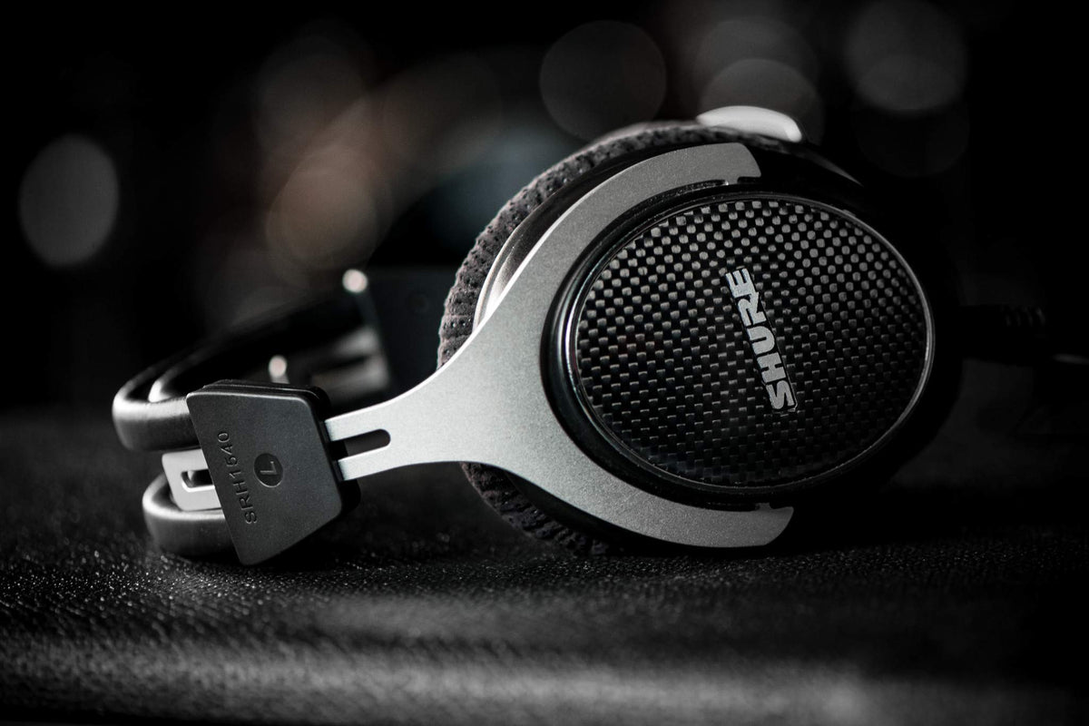 Shure SRH1540-BK Premium Closed-Back Headphones