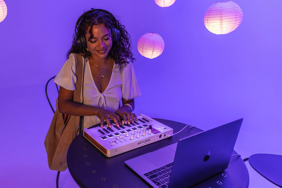 Arturia MiniLab 3 25-Key Universal MIDI Controller