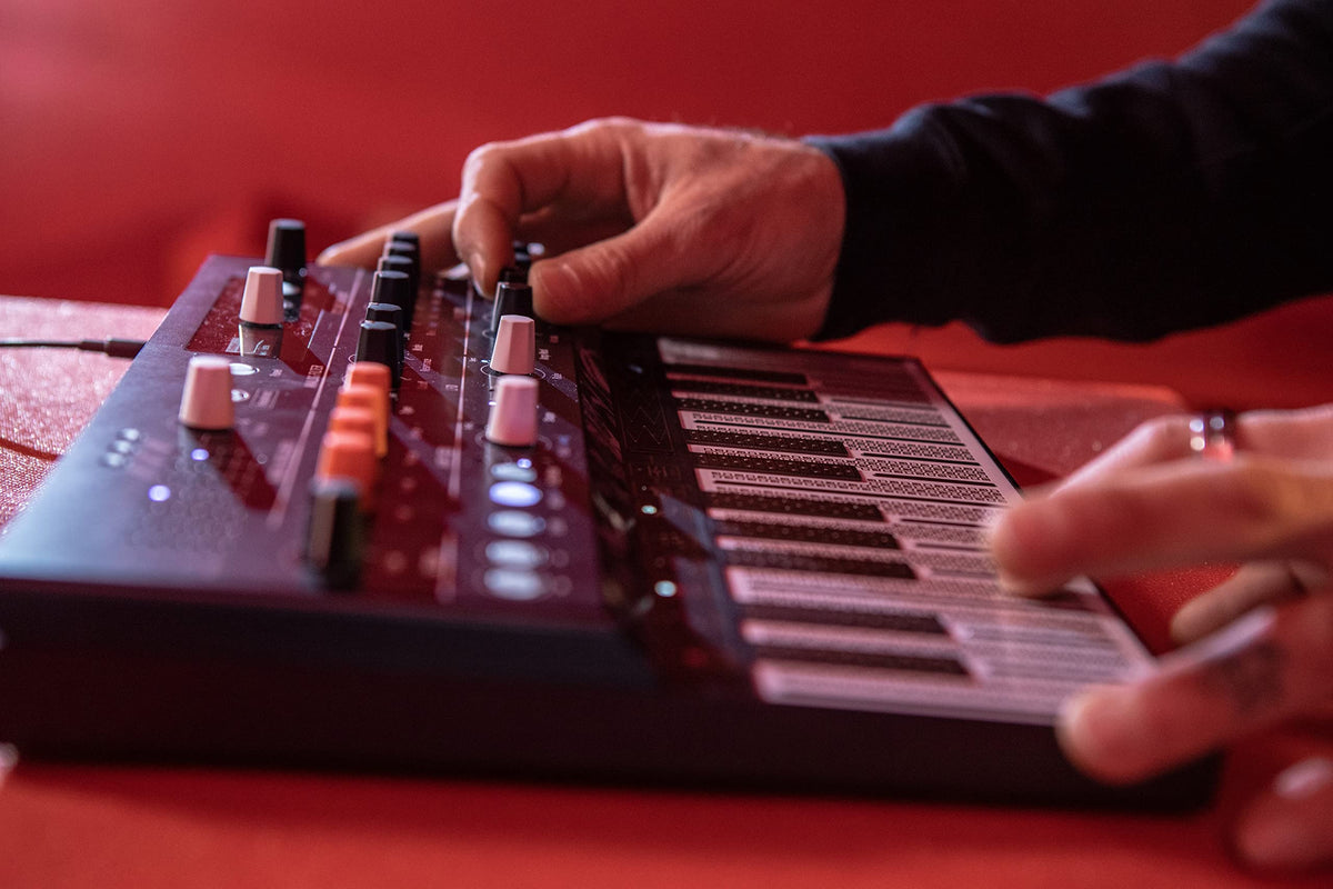 Arturia MICROFREAK 25-Key Hybrid Synthesizer