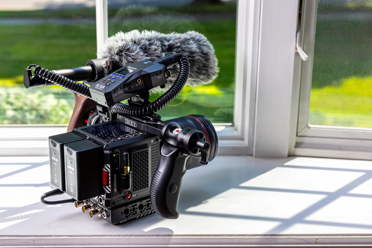 Zoom H1 XLR 2-Channel 32-Bit Float Audio Recorder