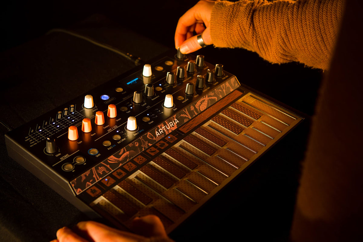Arturia MICROFREAK 25-Key Hybrid Synthesizer